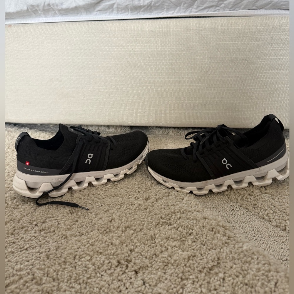 ON Cloudswift running sneaker women’s